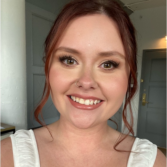 Meet your Posher, Madison - Picture 1 of 1